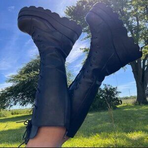 Platform black boots